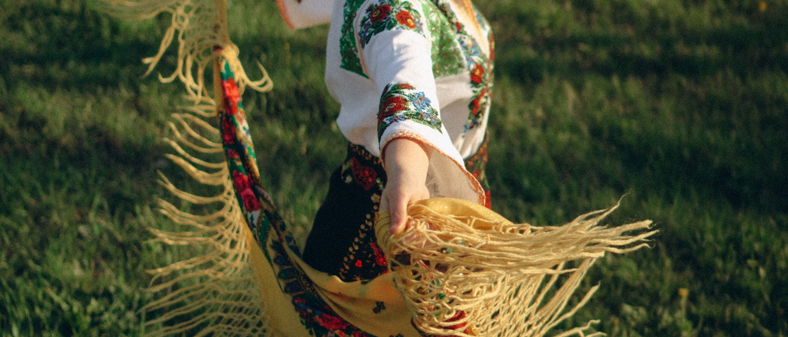 How to Identify an Authentic Handcrafted Kashmiri Shawl